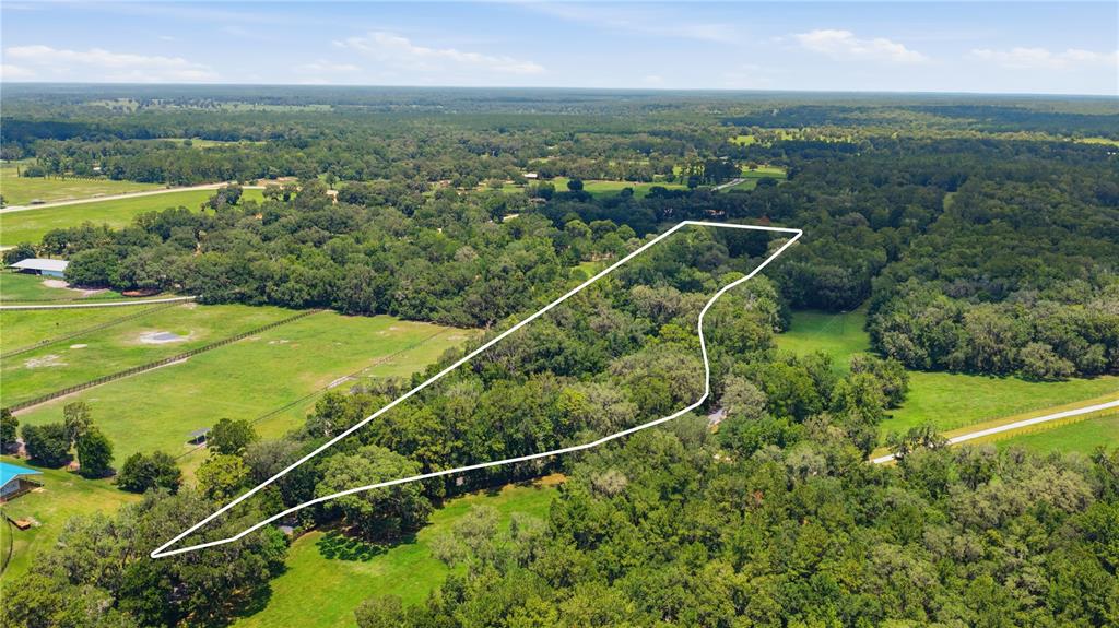 Large Area of Road Frontage