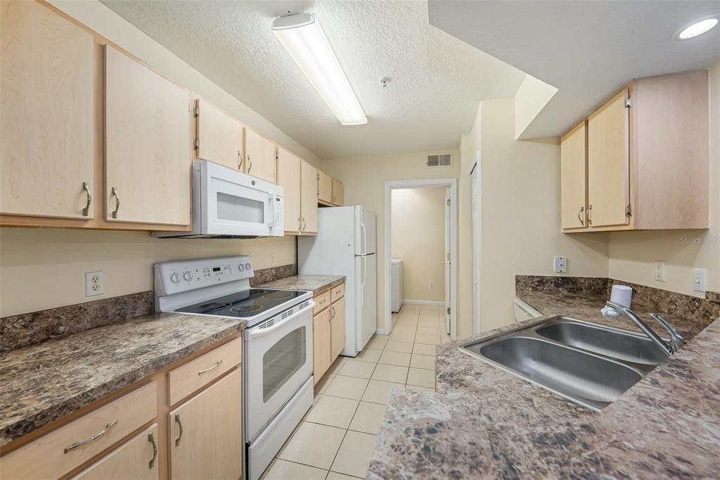 Property for sale at 737 CREST PINES DRIVE UNIT 634, ORLANDO, FL, 32828