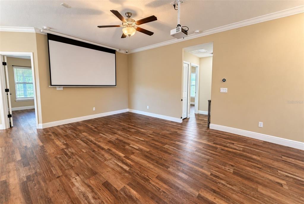 Property for sale at 362 LAKE STREET, UMATILLA, FL, 32784