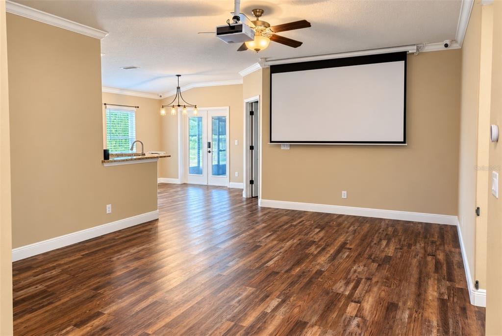 Property for sale at 362 LAKE STREET, UMATILLA, FL, 32784