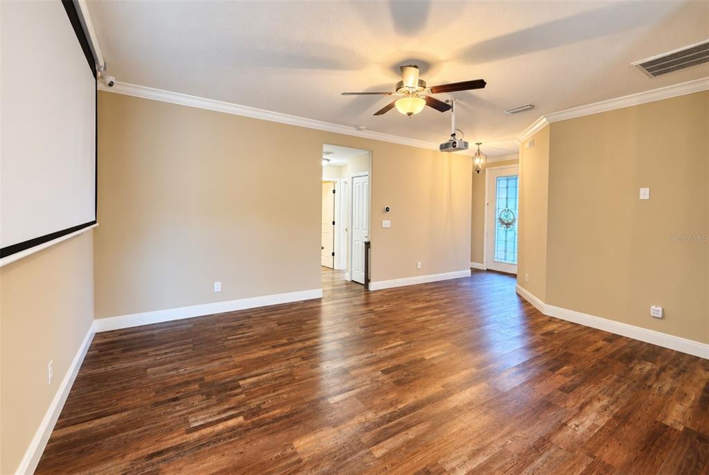 Property for sale at 362 LAKE STREET, UMATILLA, FL, 32784