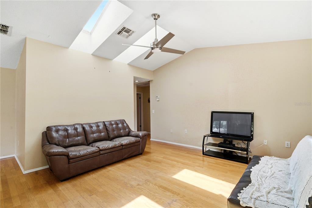 Property for sale at 8160 STURBRIDGE COURT UNIT 8160, WEEKI WACHEE, FL, 34613