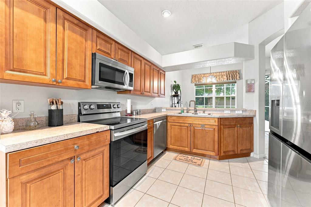 Large kitchen with pantry and eat in area