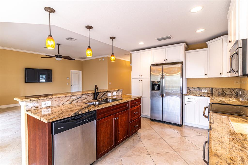 Property for sale at 3715 SEBRING PARKWAY, SEBRING, FL, 33870