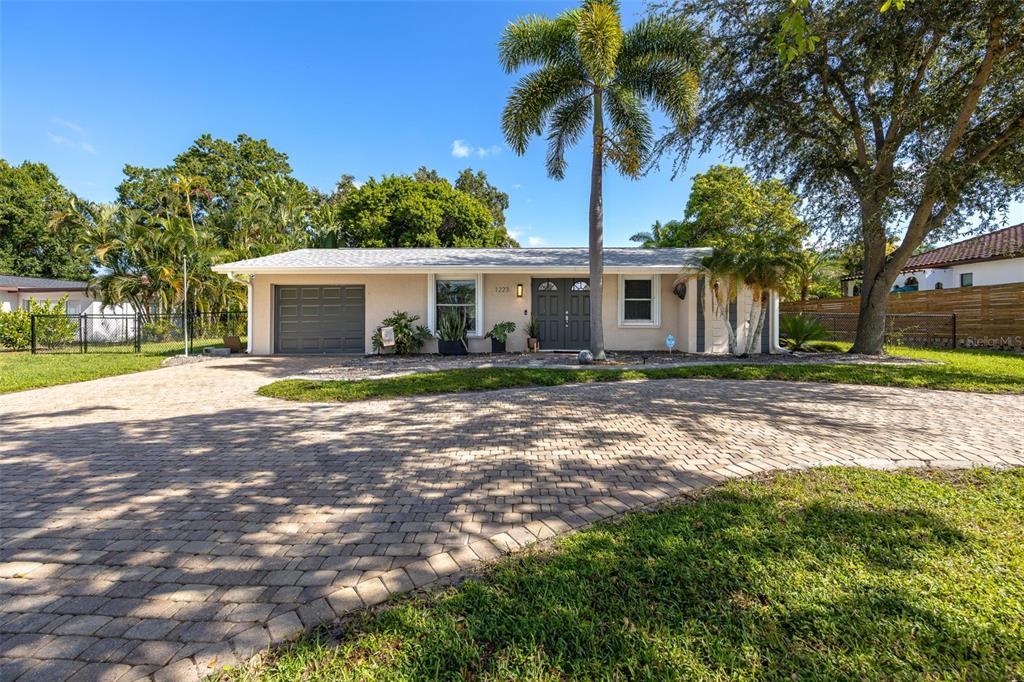 Property for sale at 1223 BILTMORE DRIVE, FORT MYERS, FL, 33901