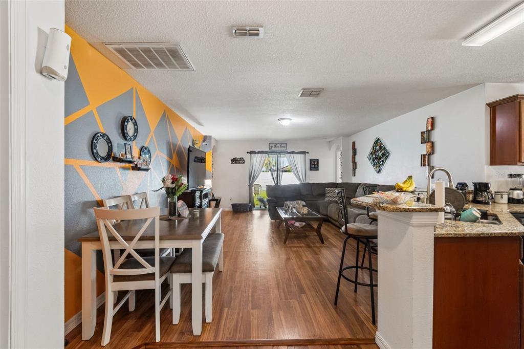 EAT IN KITCHEN