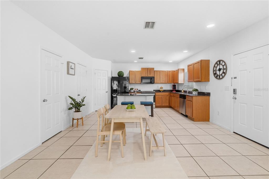Kitchen & Dinning