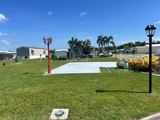 view of corner lot