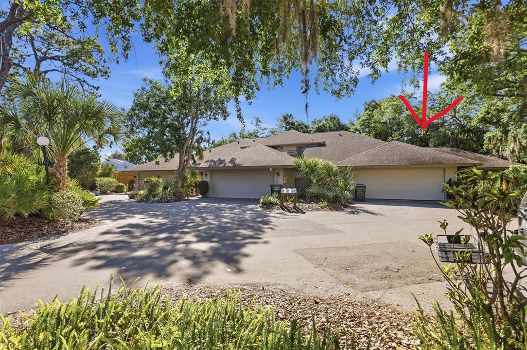 End unit with 2 car garage