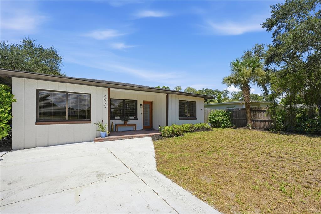 Property for sale at 4925 REMINGTON DRIVE, SARASOTA, FL, 34234