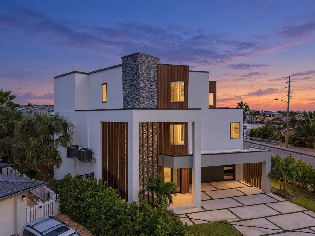 Property for sale at 7176 S SHORE DRIVE S, SOUTH PASADENA, FL, 33707