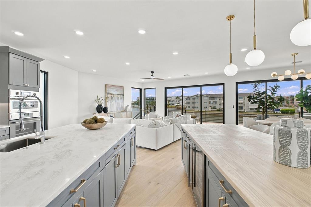 Property for sale at 7176 S SHORE DRIVE S, SOUTH PASADENA, FL, 33707