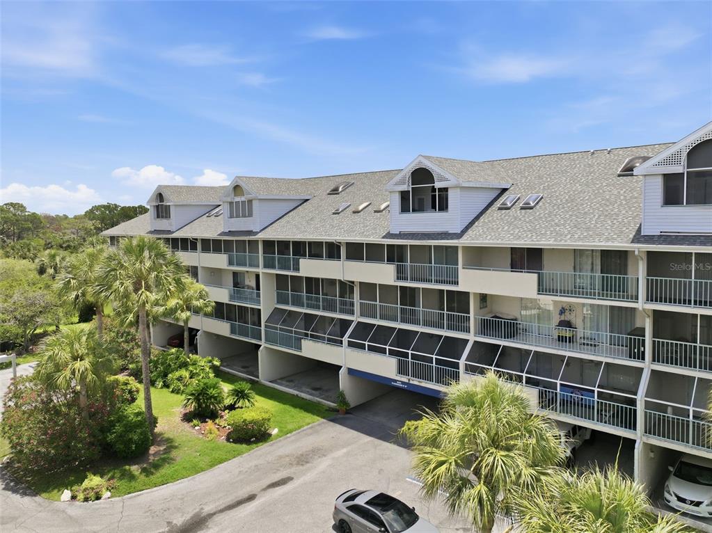 Property for sale at 5557 SEA FOREST DRIVE UNIT 215, NEW PORT RICHEY, FL, 34652