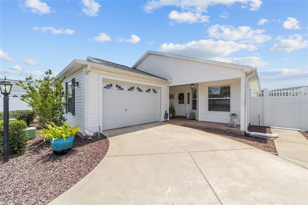 Property for sale at 418 FLOSSMOOR COURT, THE VILLAGES, FL, 32162