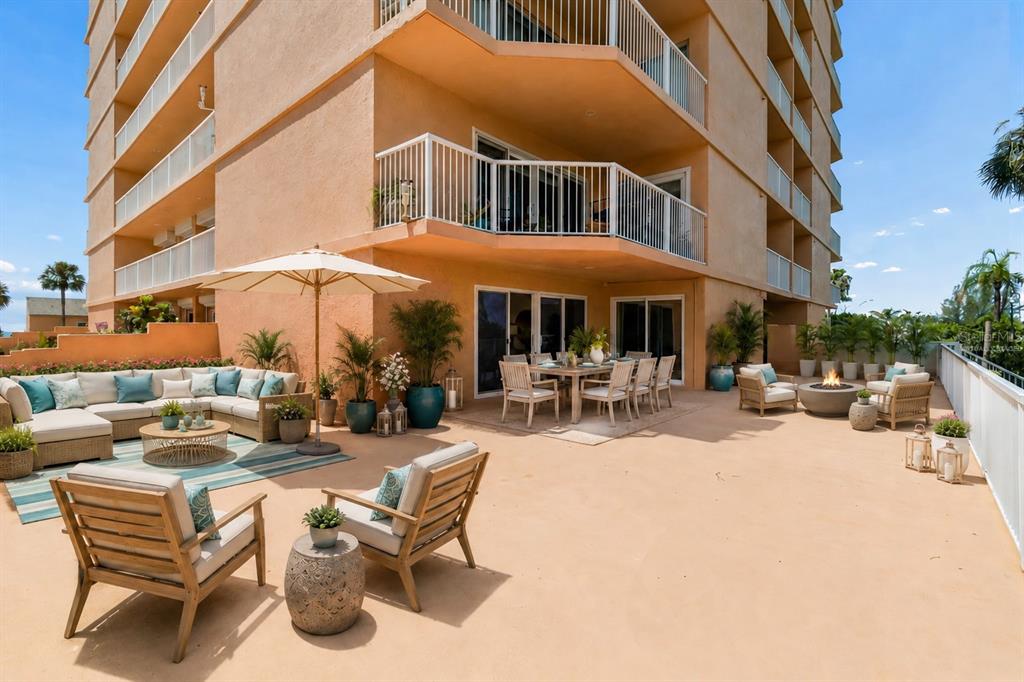Virtually staged -oversized terrace!
