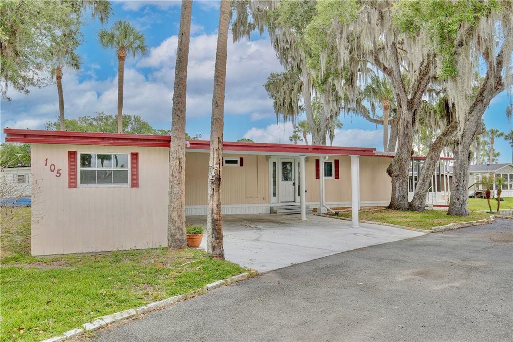 Property for sale at 105 CANAL VIEW, EUSTIS, FL, 32726