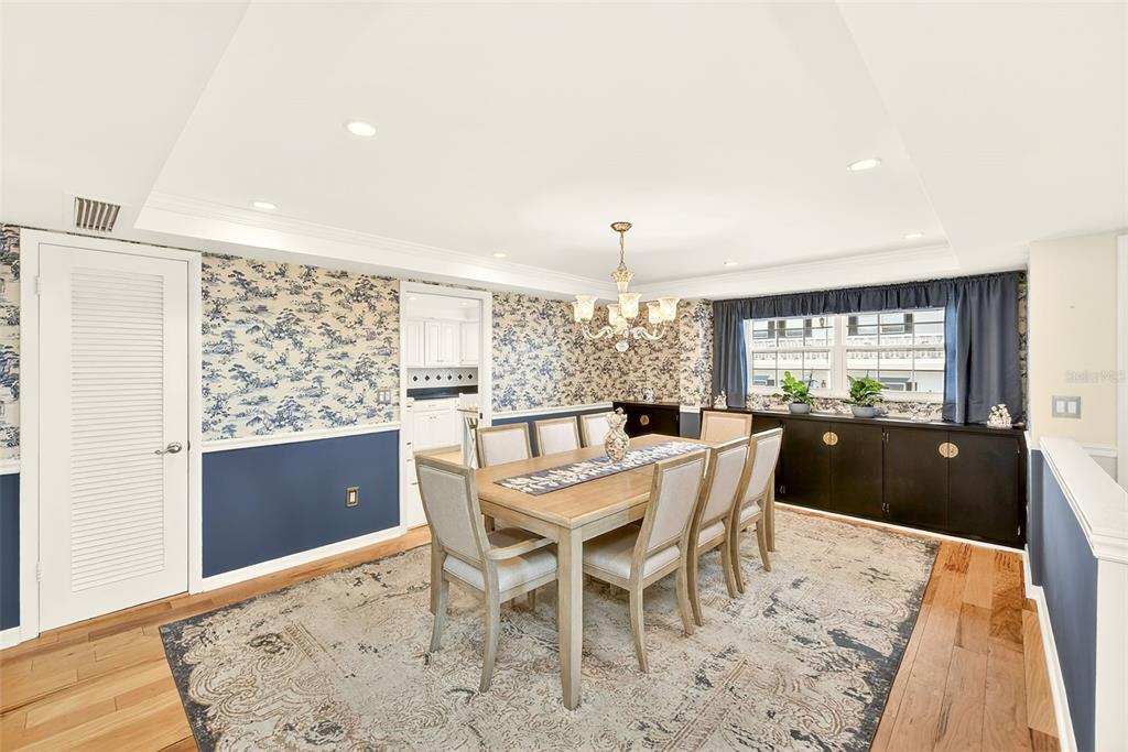 Property for sale at 131 BLUFF VIEW DRIVE UNIT 401, BELLEAIR BLUFFS, FL, 33770