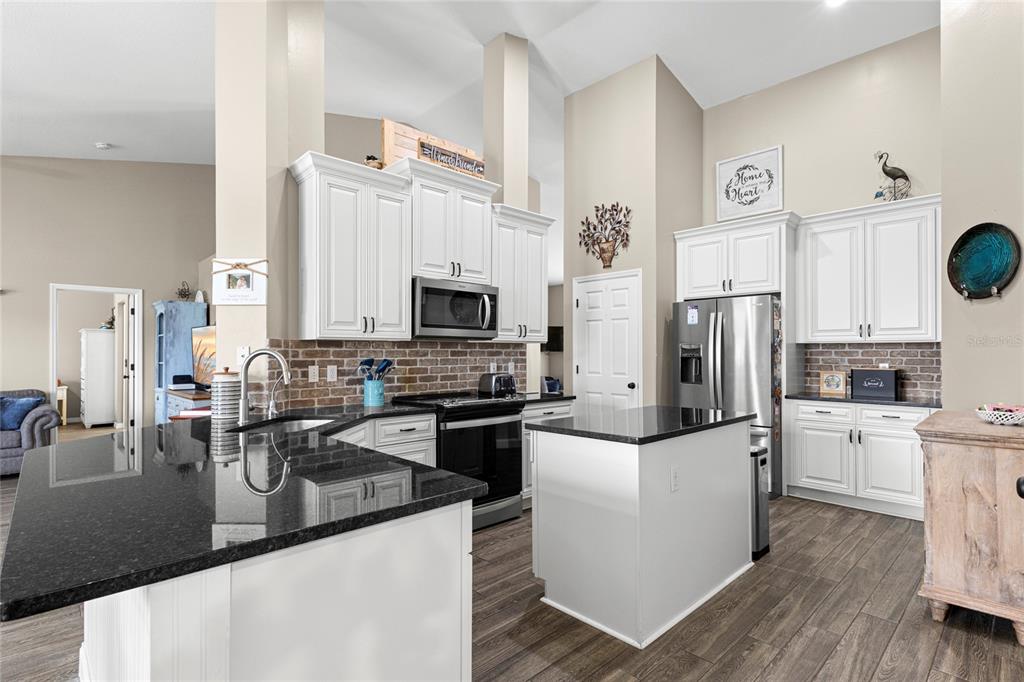 Property for sale at 4038 LITHIA RIDGE BOULEVARD, VALRICO, FL, 33596