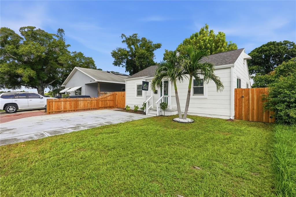 Property for sale at 2861 17TH AVENUE N, ST PETERSBURG, FL, 33713