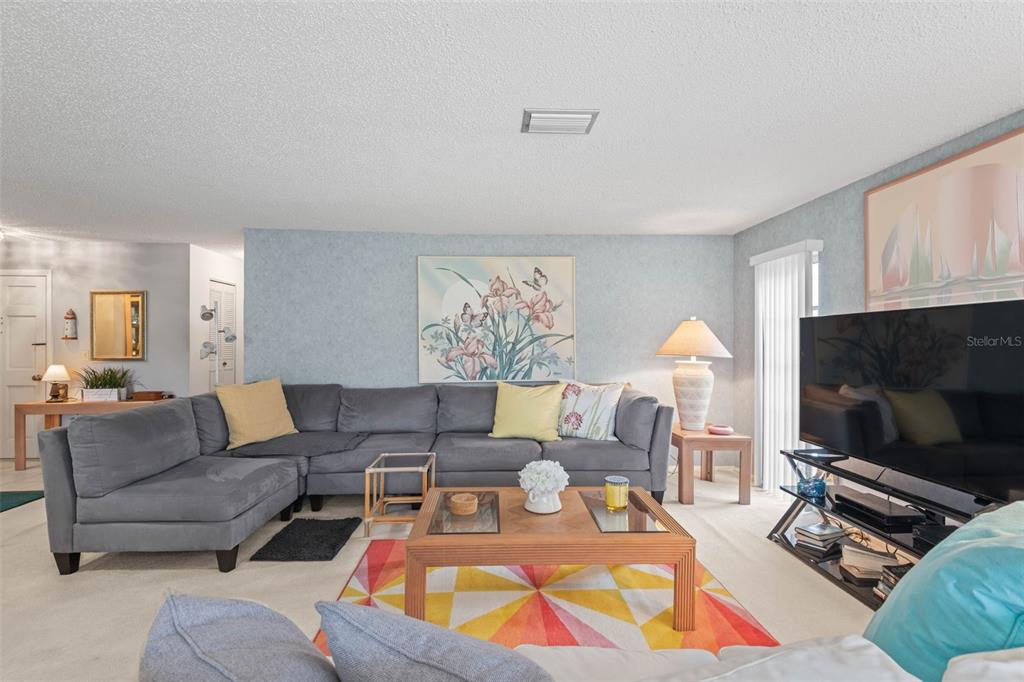 Property for sale at 101 DOGWOOD CIRCLE, SEMINOLE, FL, 33777
