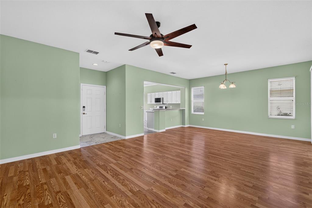 Living/Dining Area
