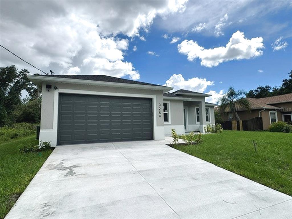 Front elevation/driveway