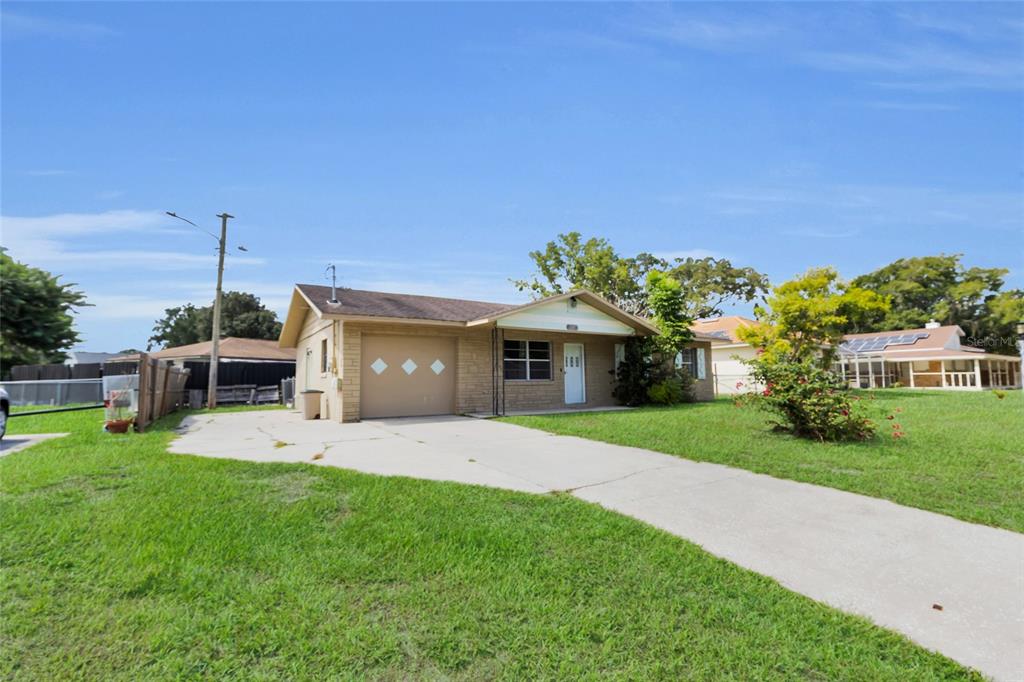 Property for sale at 207 ELAINE DRIVE, AUBURNDALE, FL, 33823