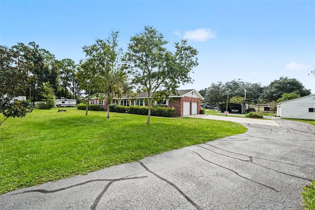 Private driveway to home