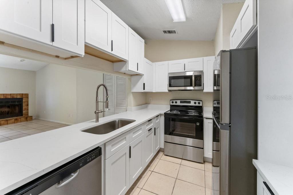 Property for sale at 918 OTTO VILLA PLACE UNIT 9, TAMPA, FL, 33612