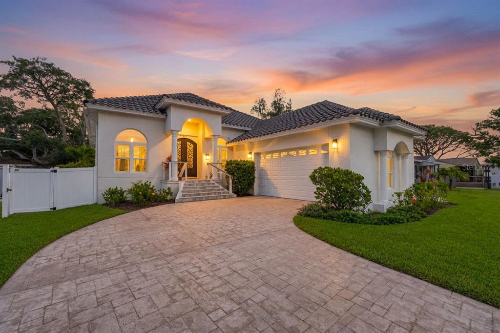 Property for sale at 815 59TH AVENUE NE, ST PETERSBURG, FL, 33703