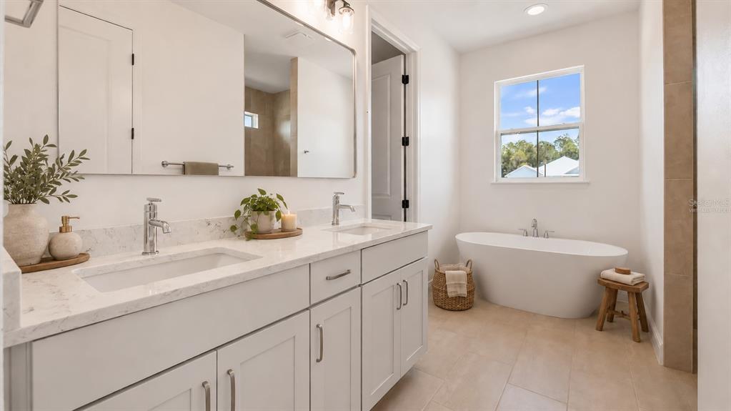 Primary bath virtually staged