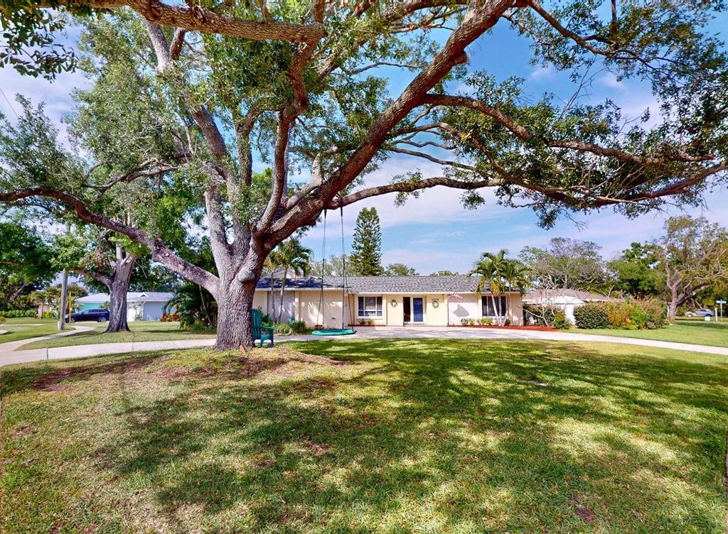 Property for sale at 3075 ROSERY ROAD NE, LARGO, FL, 33771