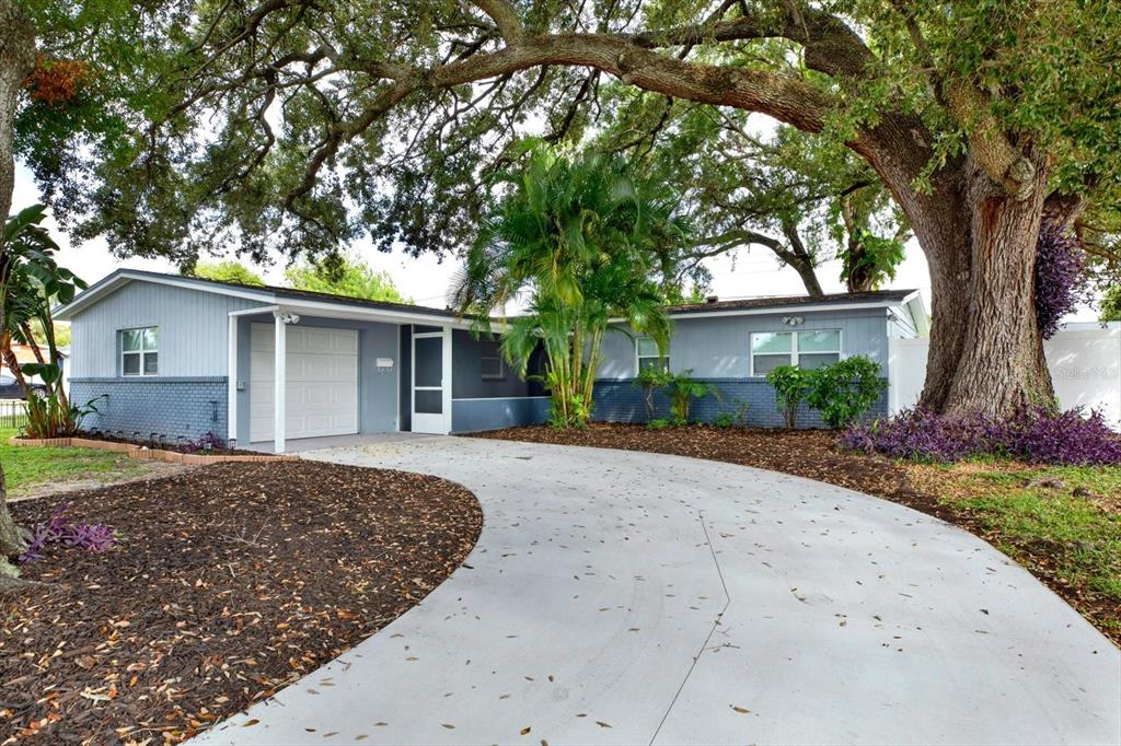 Property for sale at 7505 W HENRY AVENUE, TAMPA, FL, 33615