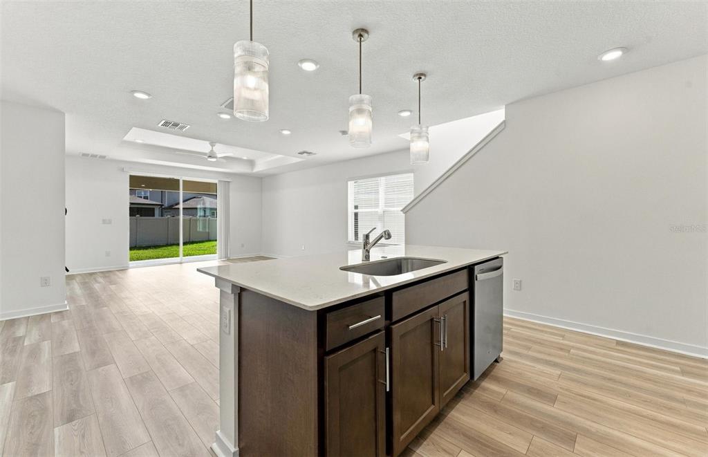 Center Island w/Storage