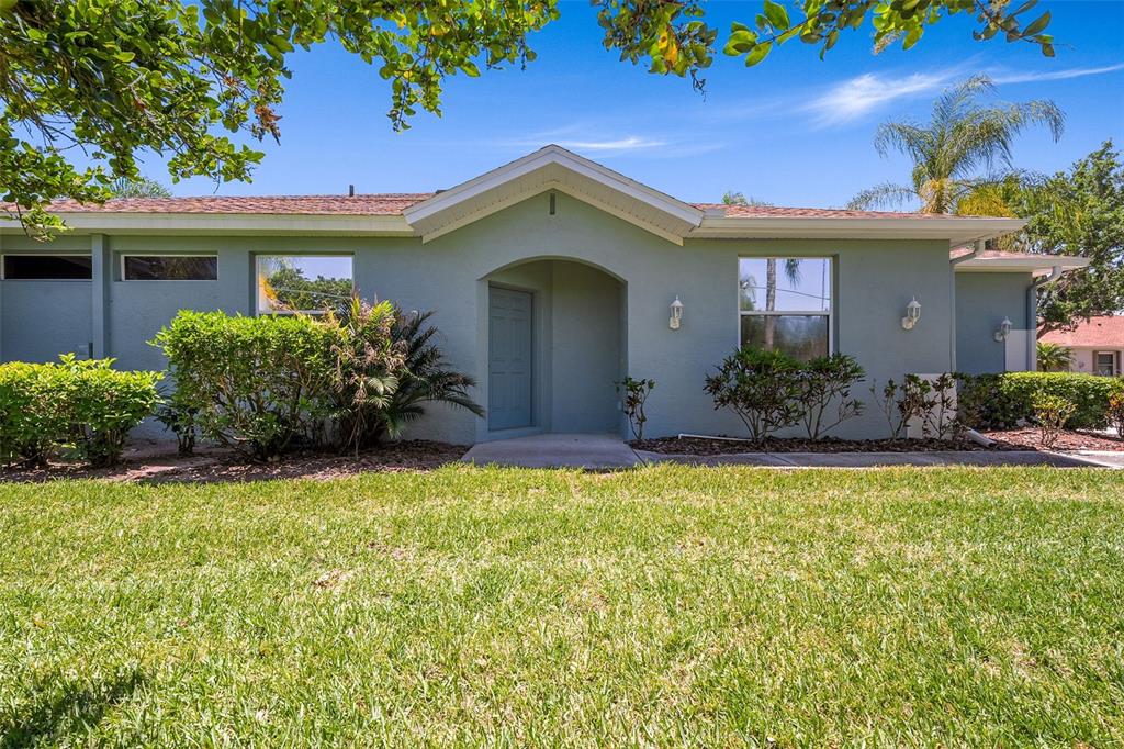 Property for sale at 1204 HUNTINGTON GREENS DRIVE UNIT 1204, SUN CITY CENTER, FL, 33573