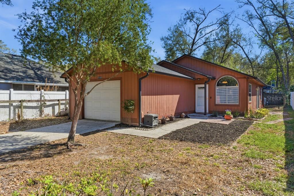 Property for sale at 25130 ENSLEY ROAD, SORRENTO, FL, 32776