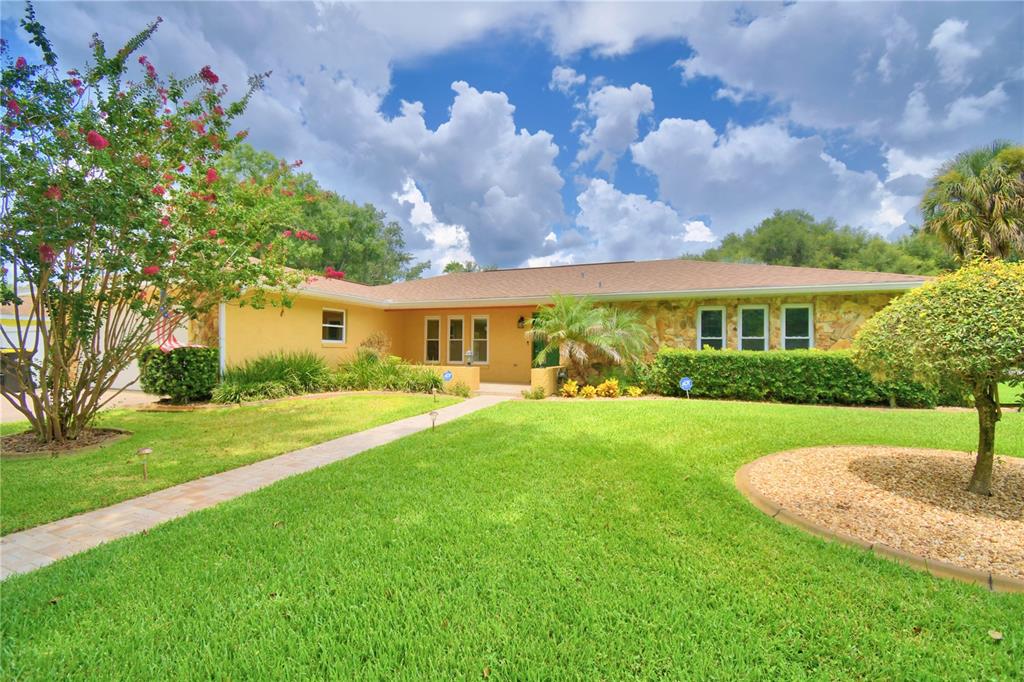 Property for sale at 902 CRESTVIEW DRIVE, AUBURNDALE, FL, 33823