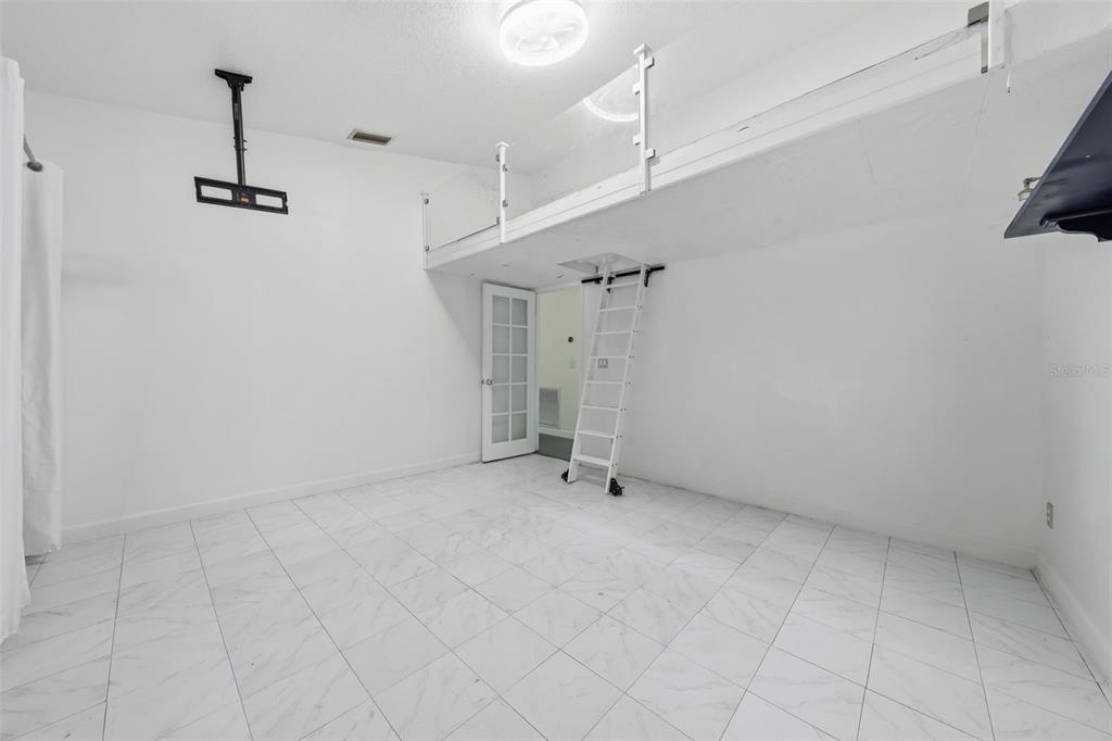 ROOM WITH LOFT