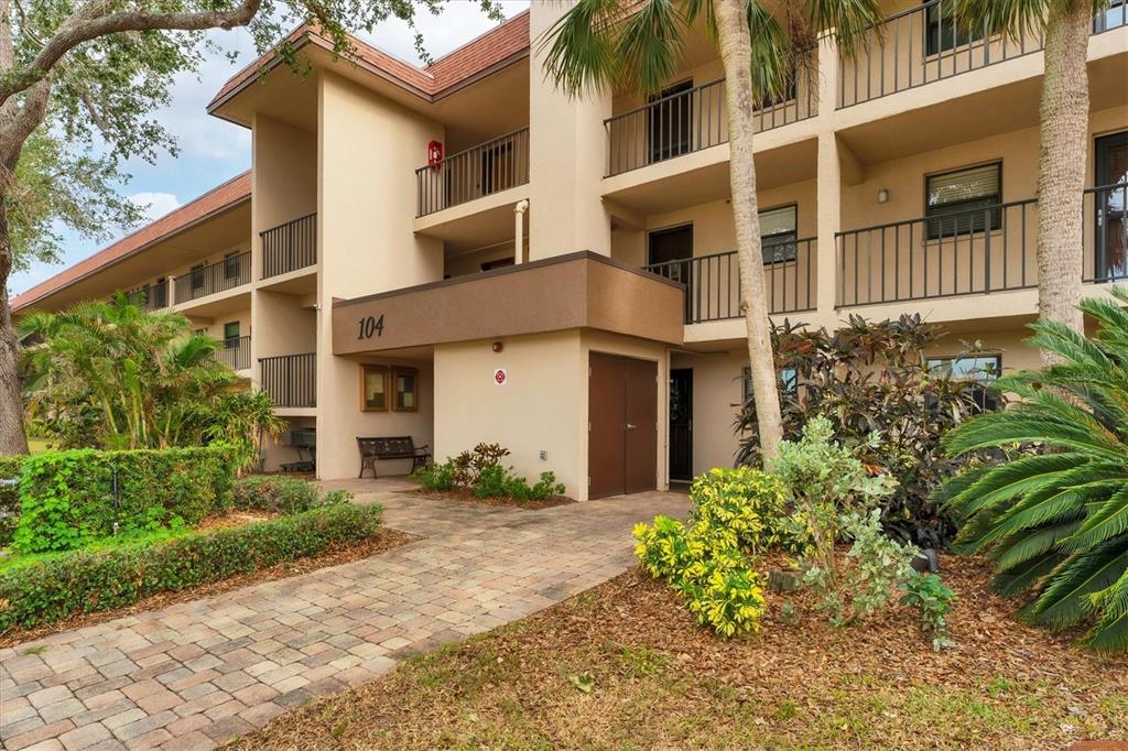 Property for sale at 104 CAPRI ISLES BOULEVARD UNIT 112, VENICE, FL, 34292