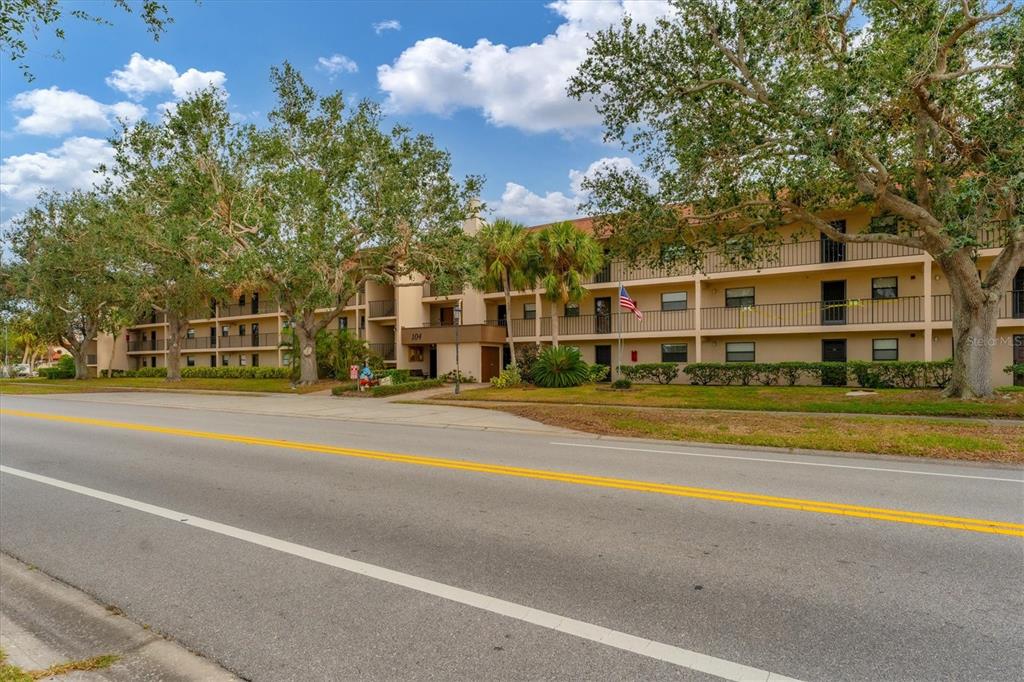 Property for sale at 104 CAPRI ISLES BOULEVARD UNIT 112, VENICE, FL, 34292