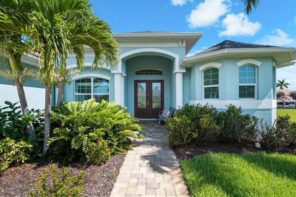 Lush Landscaping Meets Waterfront Luxury!