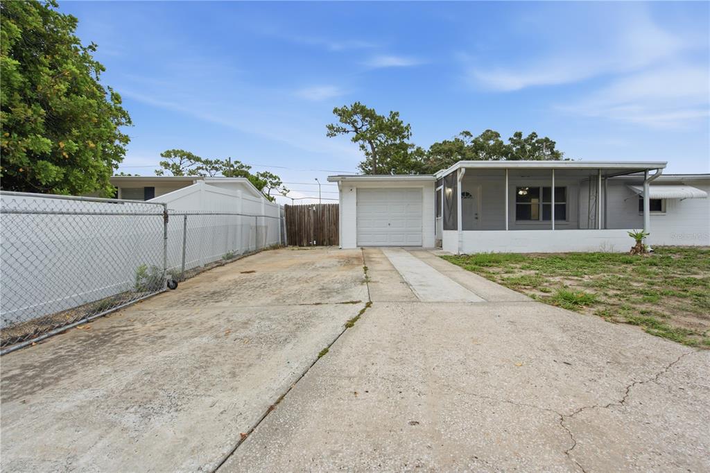Property for sale at 2122 HOLIDAY DRIVE, HOLIDAY, FL, 34691