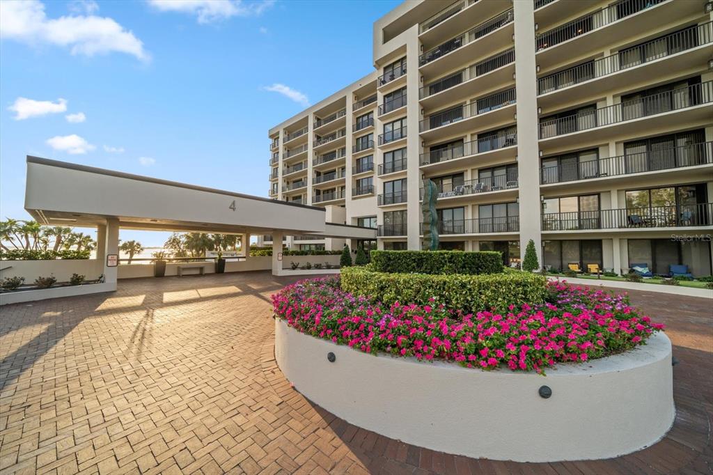 Property for sale at 4 BELLEVIEW BOULEVARD UNIT 106, BELLEAIR, FL, 33756