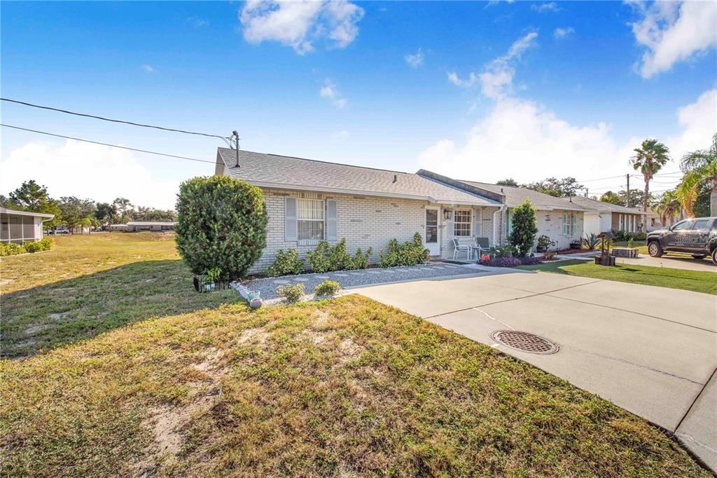 Property for sale at 1413 THOUSAND ROSES DRIVE S, LAKE WALES, FL, 33853