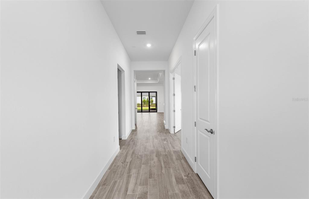 AVALIABLE NOW!!!!!Move in before the holidays in this beautiful prestige