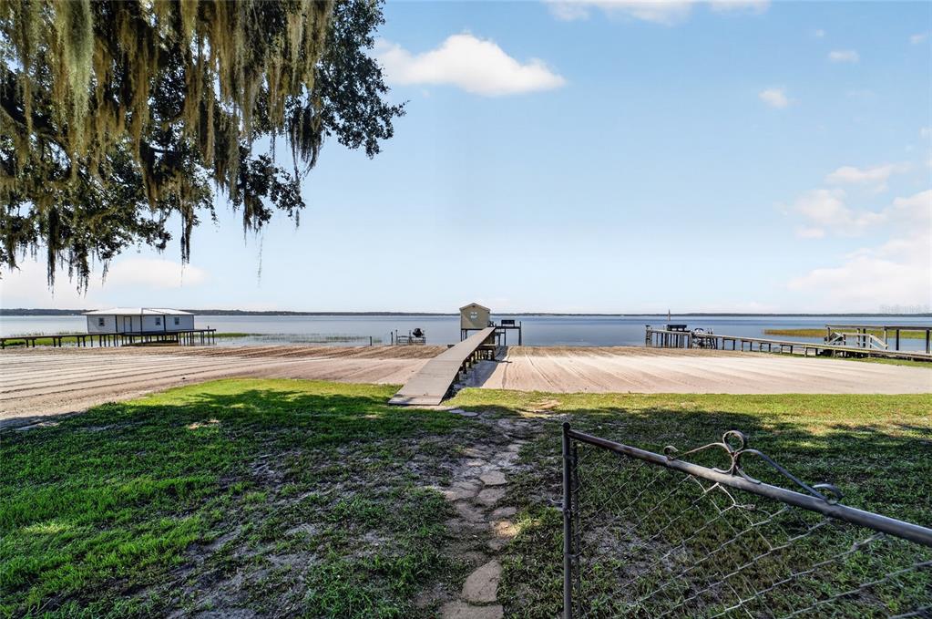 Property for sale at 13200 E HIGHWAY 25, OCKLAWAHA, FL, 32179
