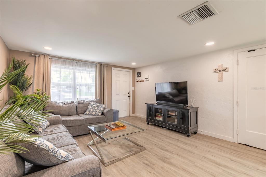 Property for sale at 1245 ESSEX ROAD, DAYTONA BEACH, FL, 32117