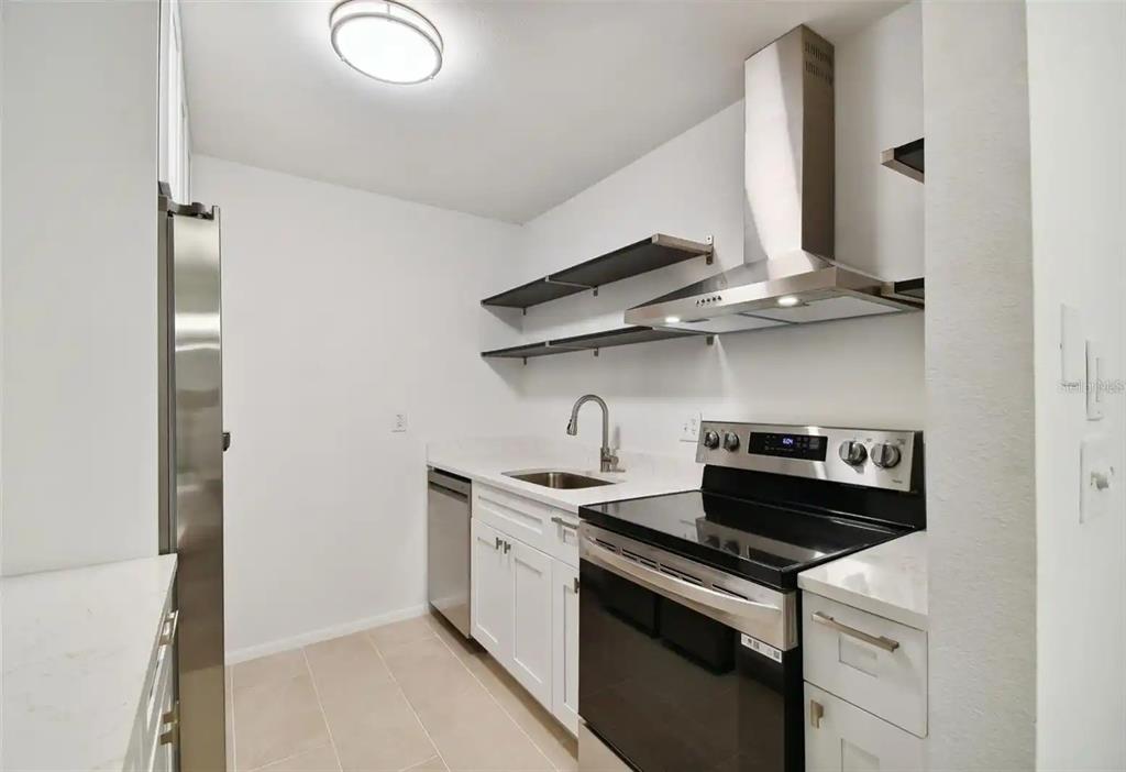 Property for sale at 6015 LAKETREE LN UNIT E, TEMPLE TERRACE, FL, 33617