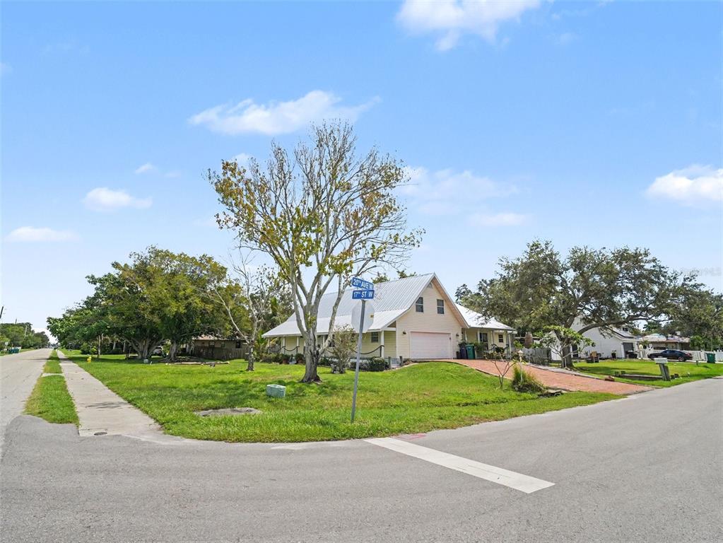 Property for sale at 1612 20TH AVENUE W, PALMETTO, FL, 34221