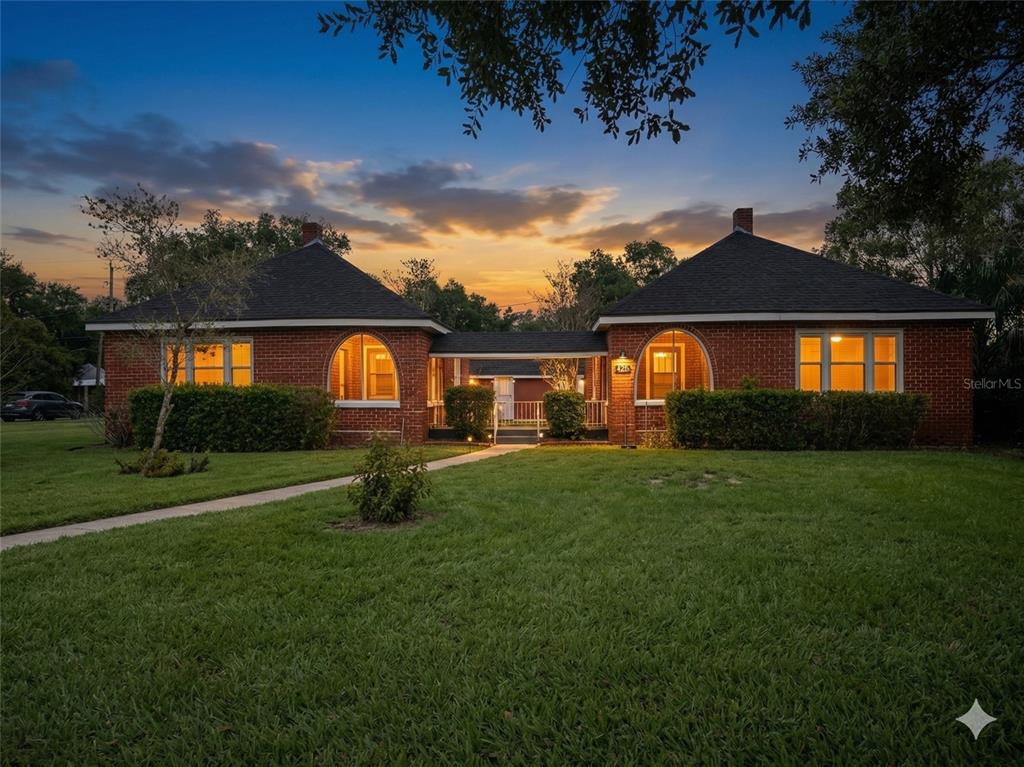 Property for sale at 425 E SESSOMS AVENUE, LAKE WALES, FL, 33853